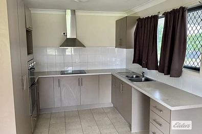 12 Alexandra Street, Toogoolawah, QLD 4313, 3 slaapkamers, 2 badkamers, House