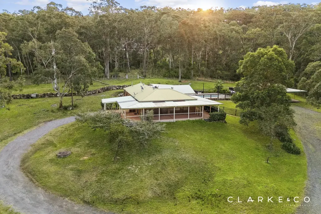 Seaham 4房  INDULGE IN 81.12 ACRES OF REFINED COUNTRY LIVING!