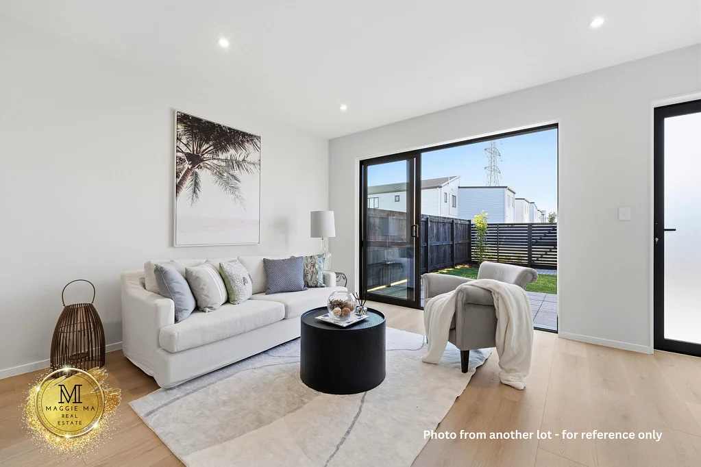 Karaka 5 Bedroom Corner Section Freehold 3-Level Townhouse