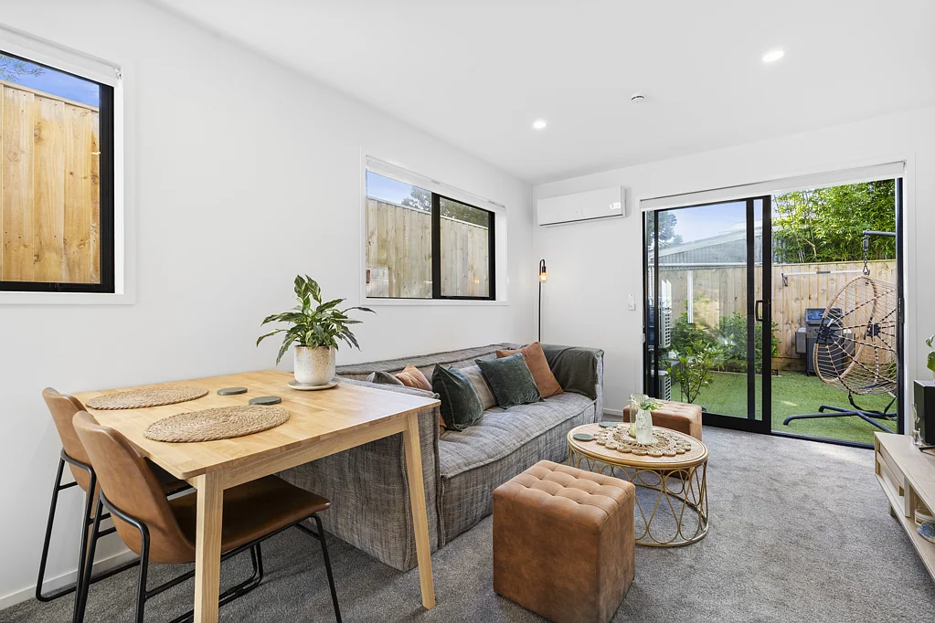 Mount Albert 2Kwarto Stylish End-Townhouse with Parkside Perks