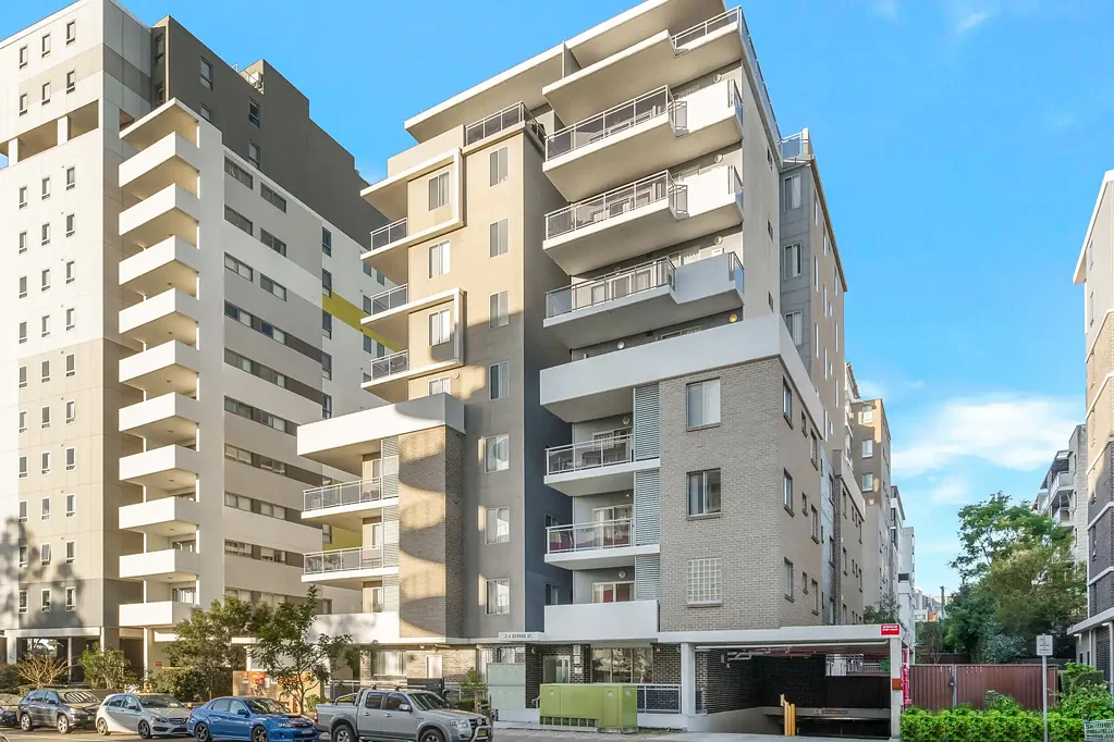 Warwick Farm 2房 地理位置优越的迷人两居室公寓 CHARMING TWO BEDROOM UNIT IN A GREAT LOCATION