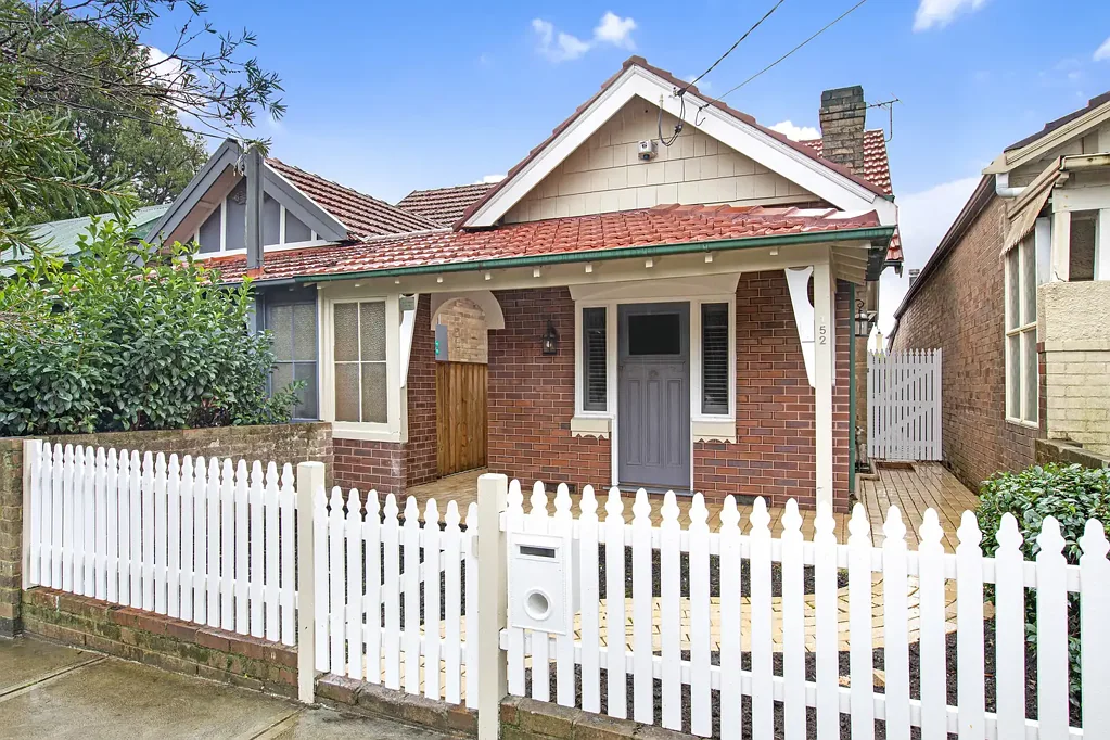 BEAUTIFULLY RENOVATED CHARACTER SEMI IN PRIME CROWS NEST LOCATION