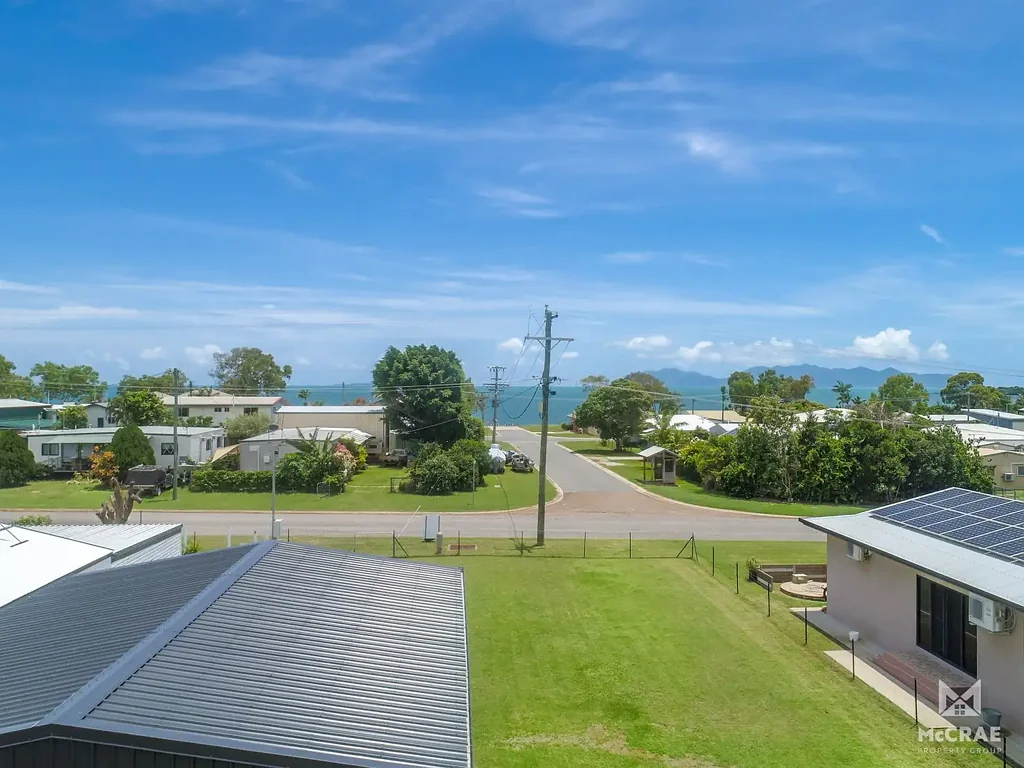 Bowen OVERLOOKING THE BAY