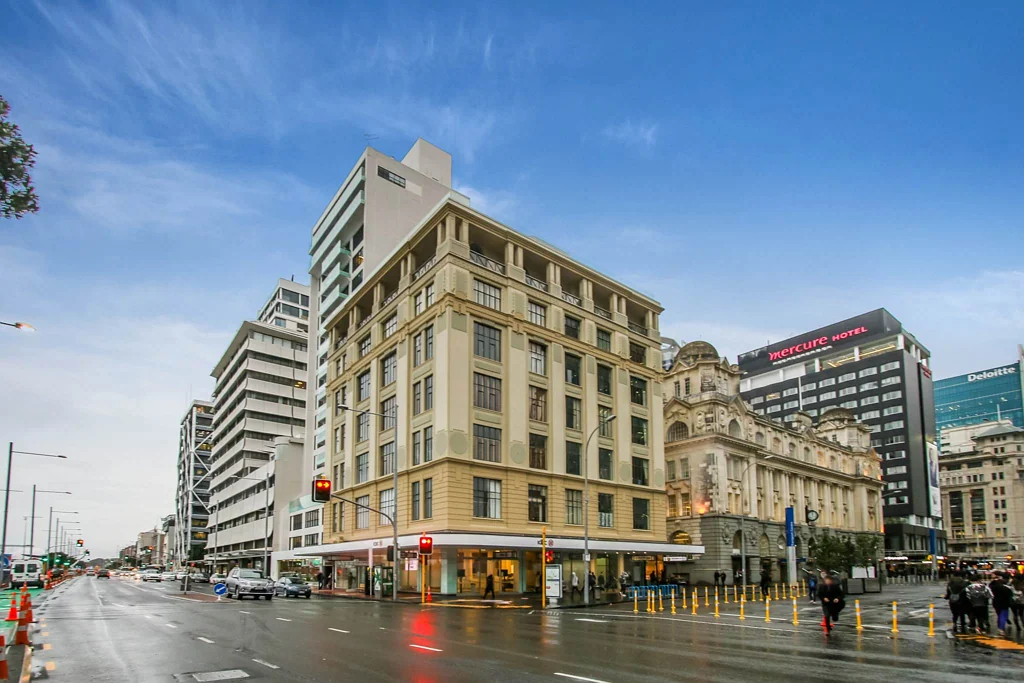 Endean Building - Stunning Character Apt - Glo...