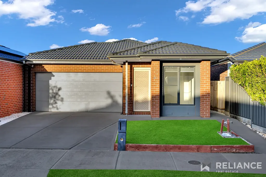 Few mins to Riverdale Shopping Centre, Quality Family Home with Premium Kitchen & Spacious Living!