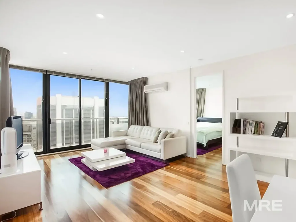 Bright CBD living with plenty of space