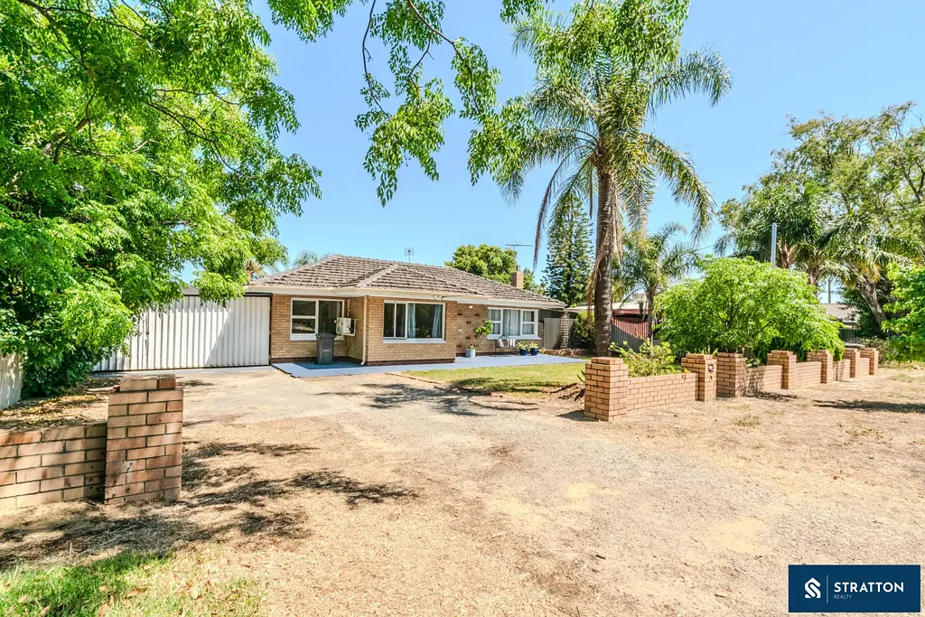 Armadale 3ห้องนอน Comfortable Family Living On A Generous 787sqm Zoned R25/60 With Poolside Entertaining