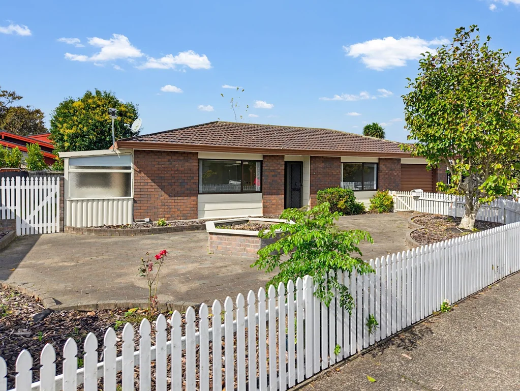Henderson 2房  Brick & Tile Comfort + Sunny Patio Living