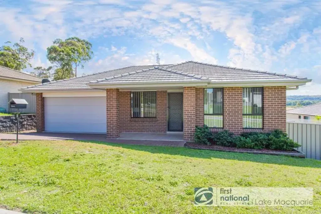 BEAUTIFUL FAMILY HOME BACKING ONTO A PEACEFUL RESERVE