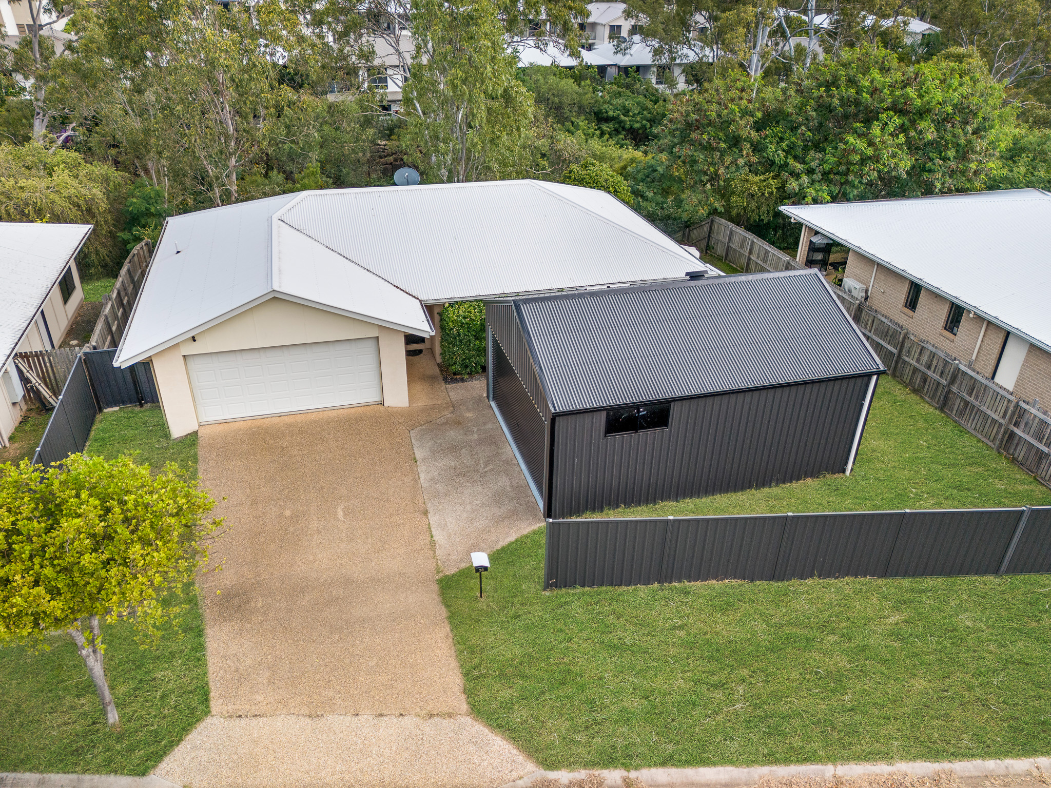 38 STONEYBROOK DR, GLEN EDEN QLD 4680, 0 chambres, 0 salles de bain, House