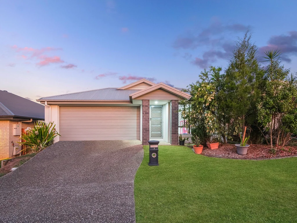 7 Gossan Circuit, Yarrabilba, QLD 4207
