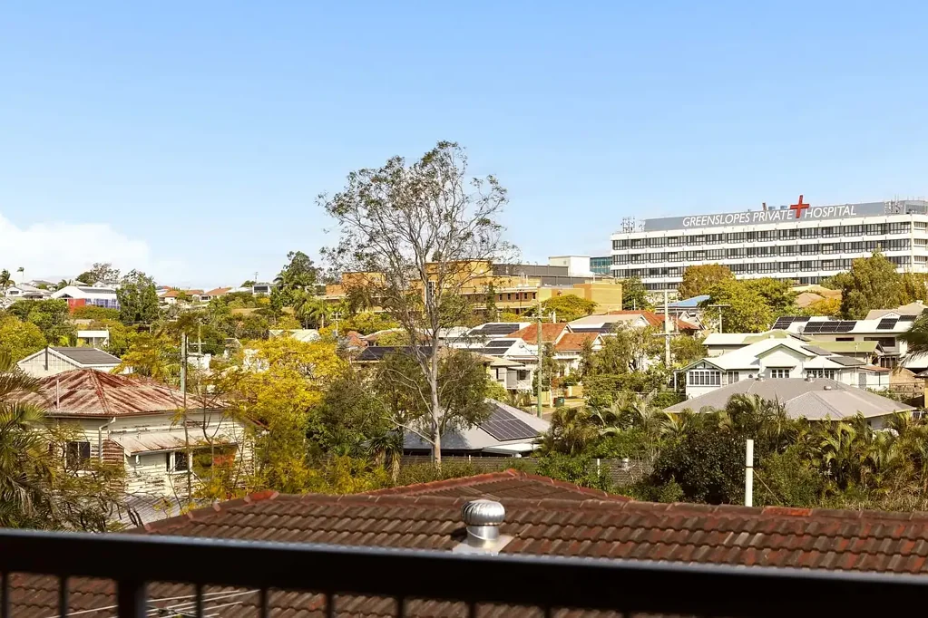 Greenslopes 2房 绝佳位置，令人心动 A Pretty Peachy Position