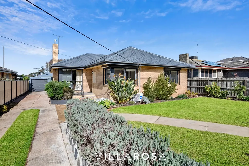 Grovedale 3房  Two separate living zones!