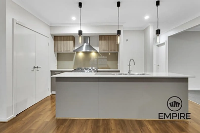 24 Sikes Rd, Clyde North, VIC 3978, 4房, 2浴, House