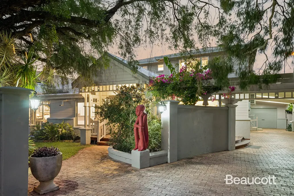 9 Bridge Street, Wilson, WA 6107