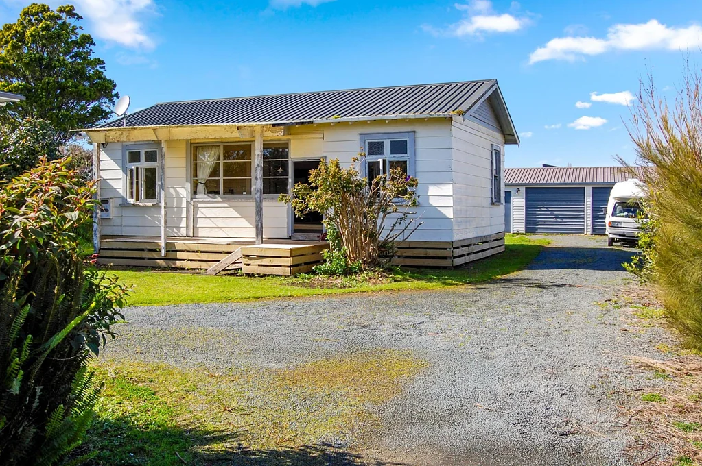 Mangawhai 2Moenga 1950s Gem