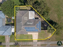 4 Billinghurst Crescent, Upper Coomera