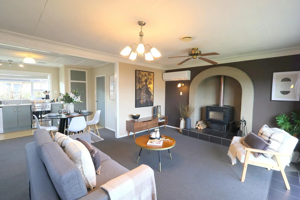 Glengarry 3कमरा Solid, Spacious & Ready For Immediate Possession!