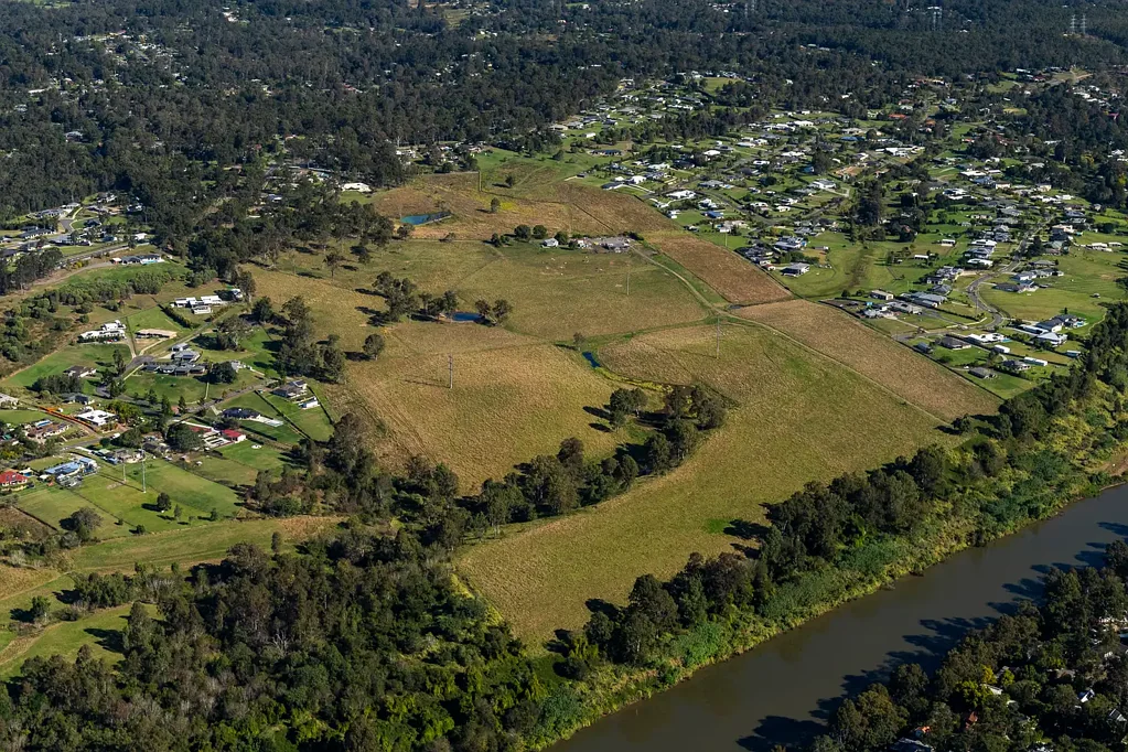 Karalee Flat Acre Property - Riverfront