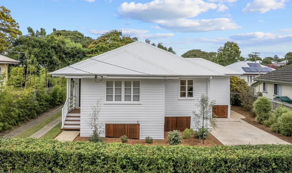 RENOVATED CHARACTER HOME WITH STUNNING MODERN FINISHES