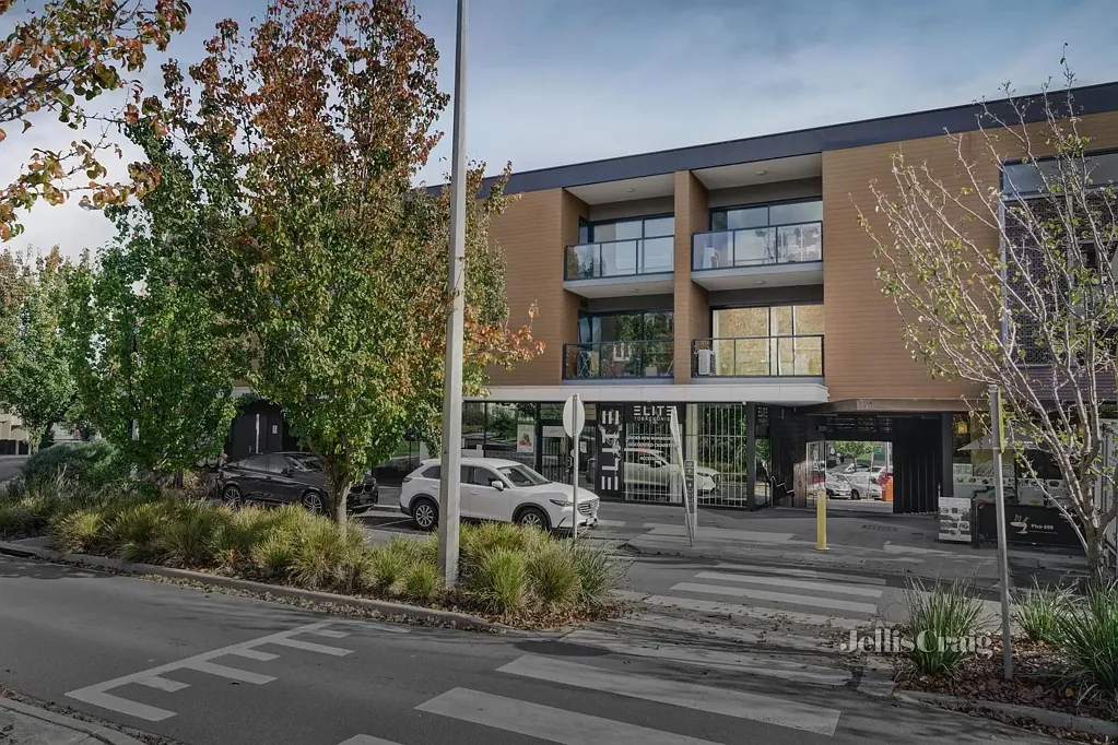 Bundoora 3房 活力Polaris核心地 高端石质台面厨 宽敞采光家居 优质教育配套 便利生活圈 私密休闲阳台 时尚卧室套间 安全宜居首选 Three Bedrooms in Lifestyle Locale