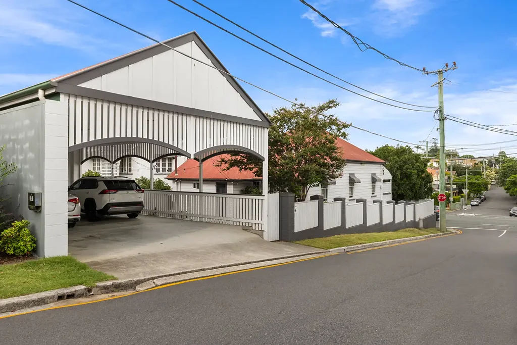 1 Creswick Street, Clayfield, QLD 4011