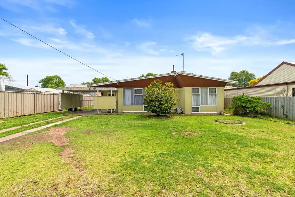 17 Thomson Street, Maffra, VIC 3860