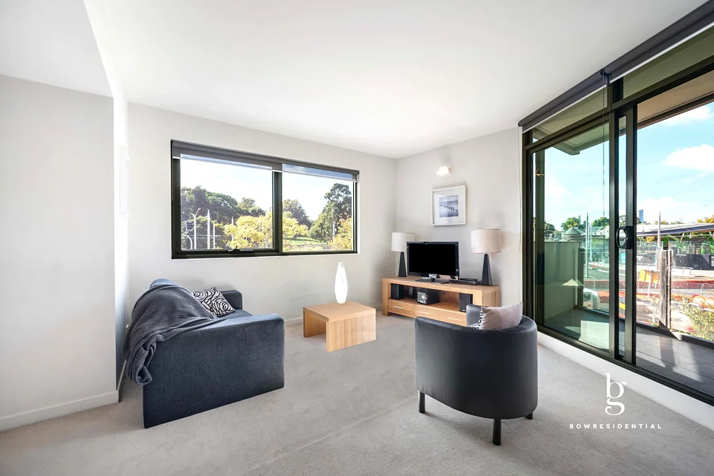 South Melbourne 1chambre King Sized One Bedroom apartment plus study. Great Location, Great rental yield!