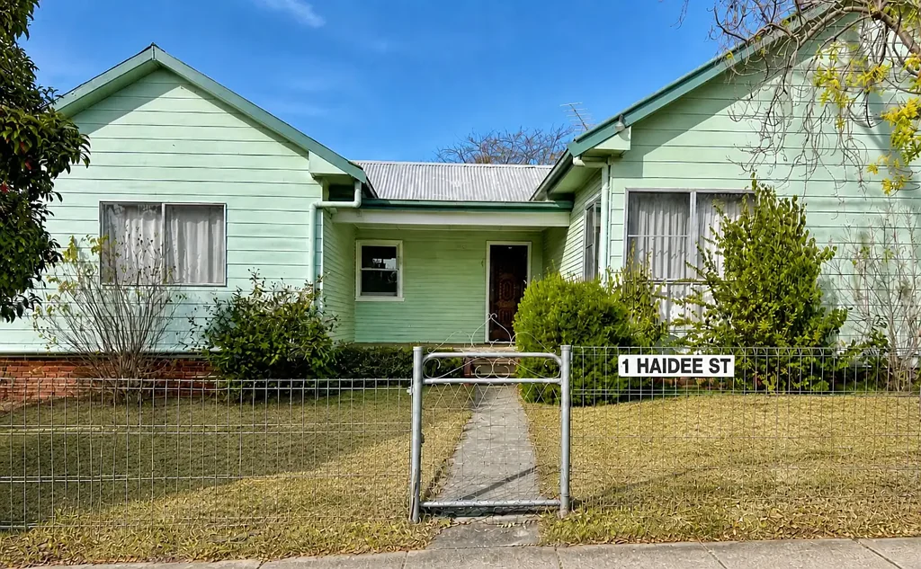 Three-bedroom home on approx 2.5 Acres