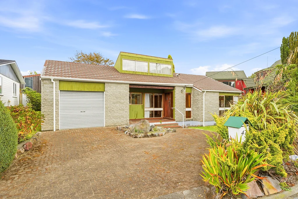 Saint Johns Hill 3房  Potential plus on Parkes Ave