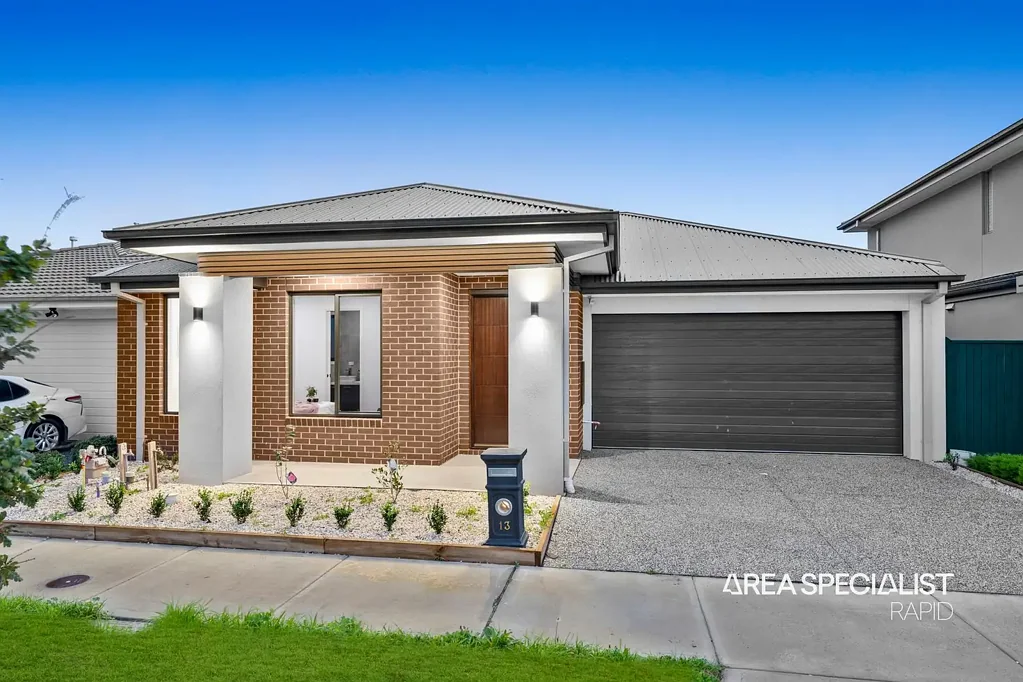 Clyde North 3房  Modern Comfort Meets Convenient Lifestyle Living