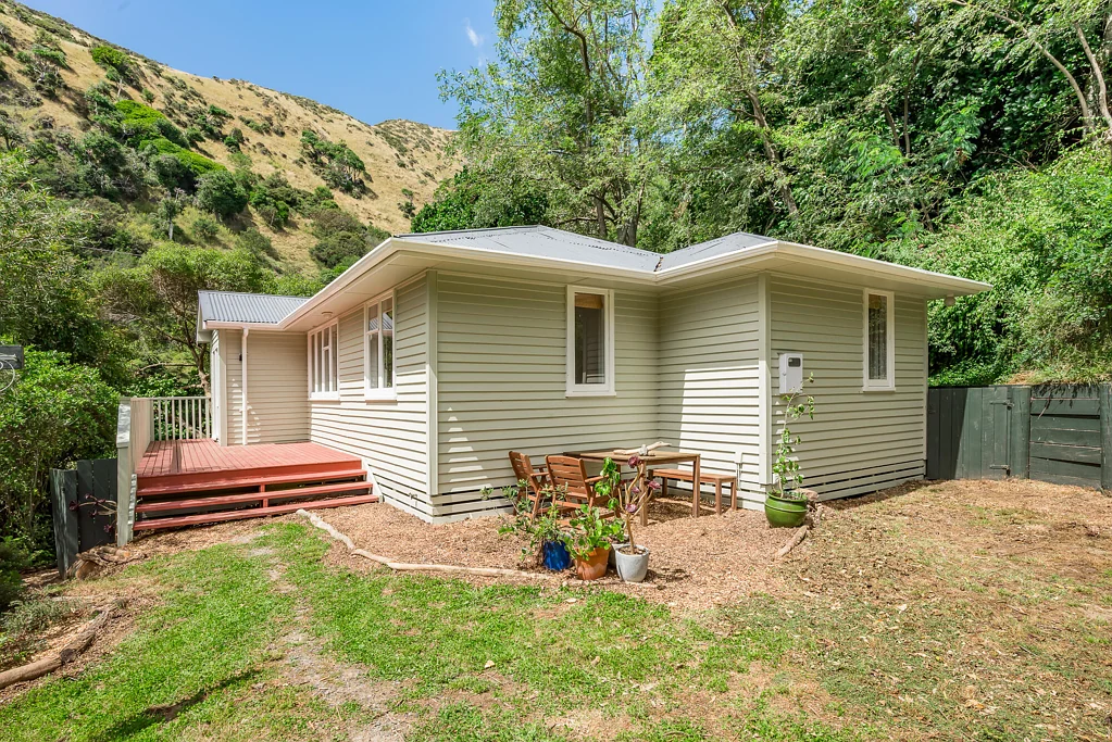Paekakariki 3침실 Step Into Your Own Private Coastal Retreat