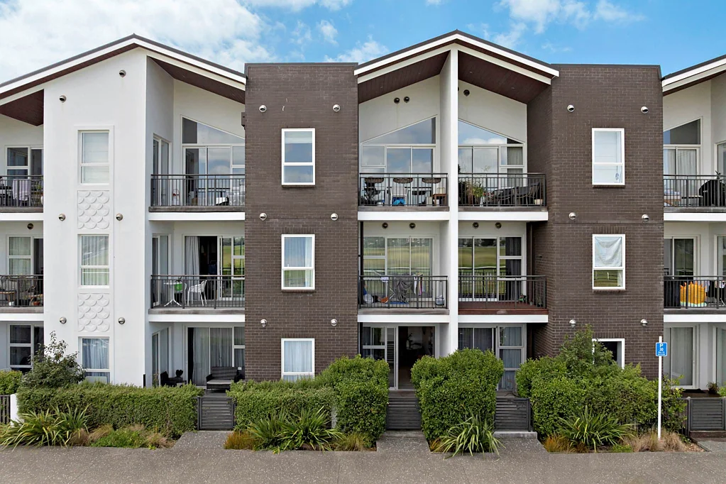 Avondale 2침실 Sunset Views, Seamless Living