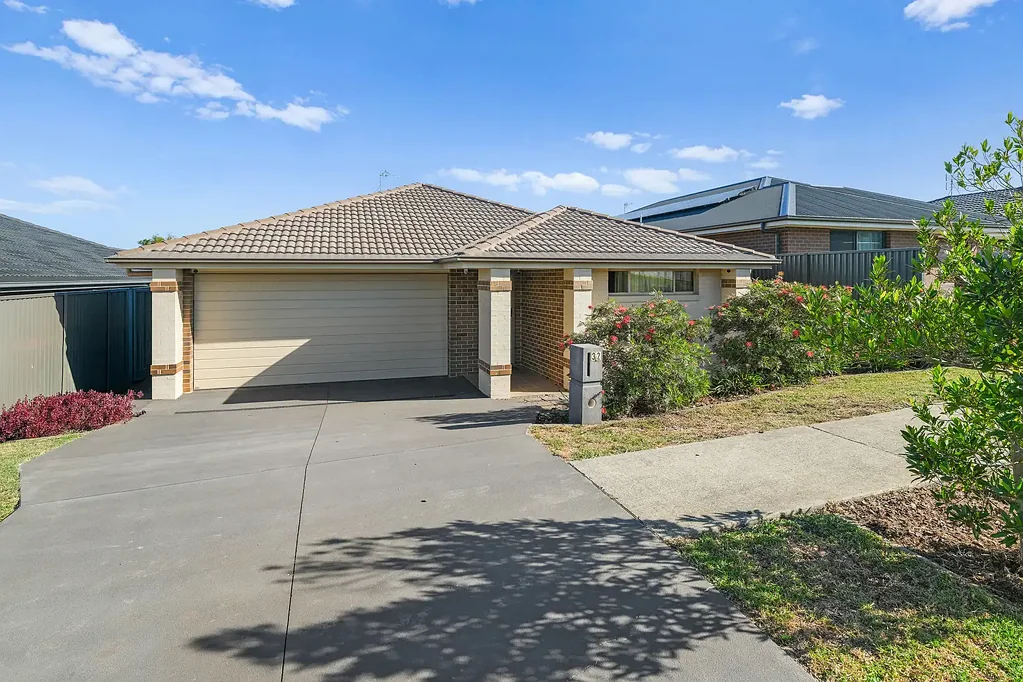 32 Lake View Crescent, Raymond Terrace, NSW 2324