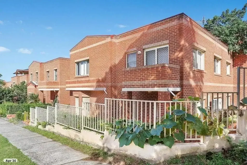 Newly Renovated 3 Bedroom Unit close to Westfield!