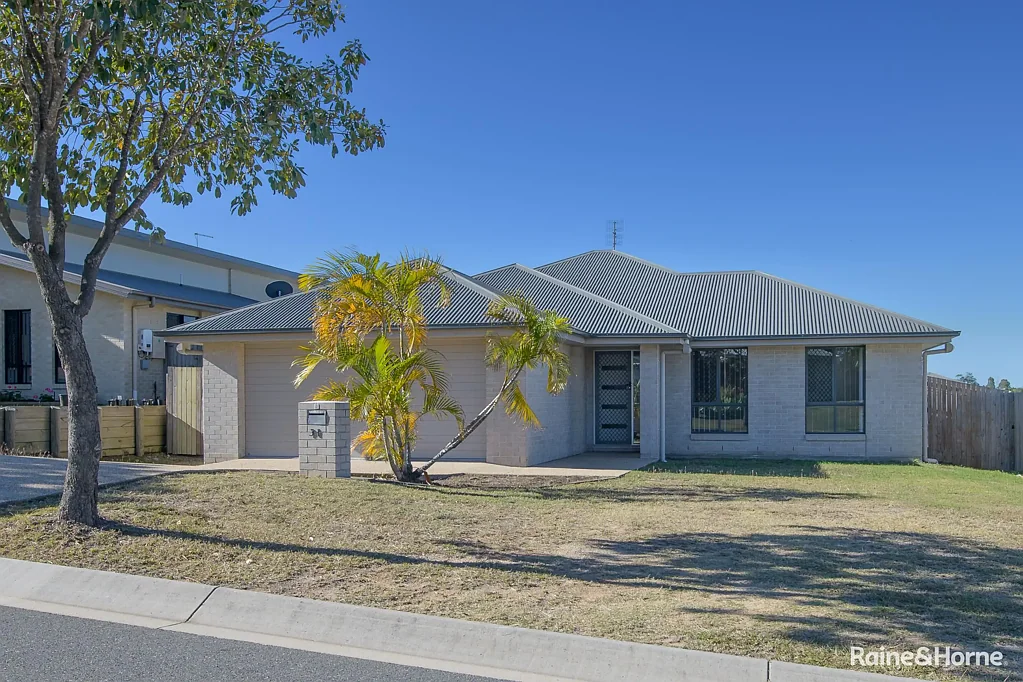 MODERN FOUR BEDROOM HOME IN THE BEAUTIFUL LITTLE CREEK ESTATE!