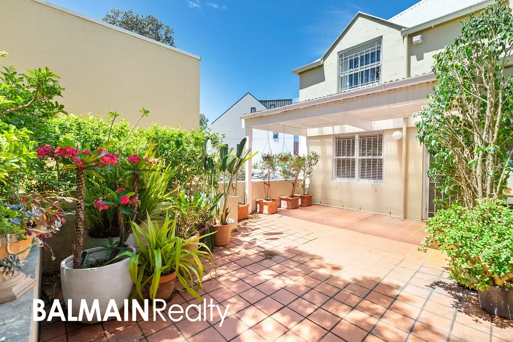 AVAILABLE NOW! Three Bedroom Townhouse with Double Lock-Up Garage with Front & Rear Terraces