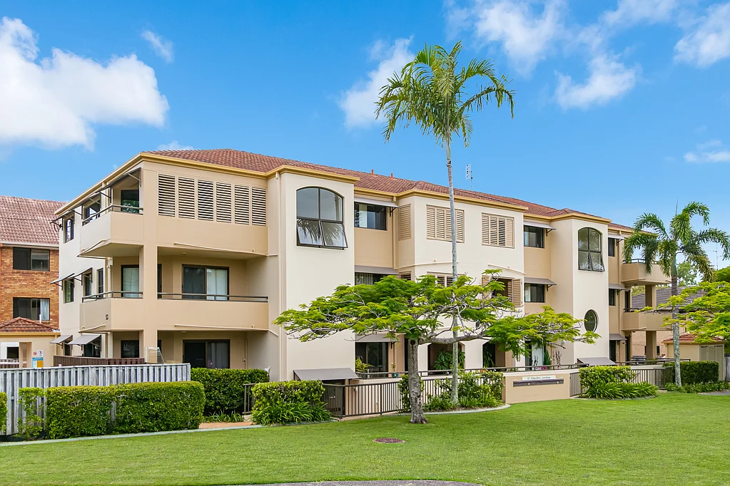 2/53 Stapylton Street, Coolangatta, QLD 4225