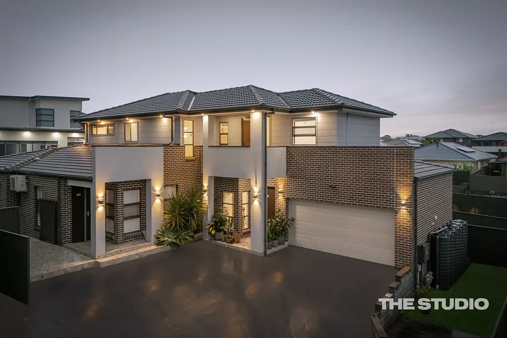 North Kellyville 6غرفة نوم Rental Return Approx. $1,495 Per Week | A Dual-Income Masterpiece Offering Family Versatility and Investment Appeal