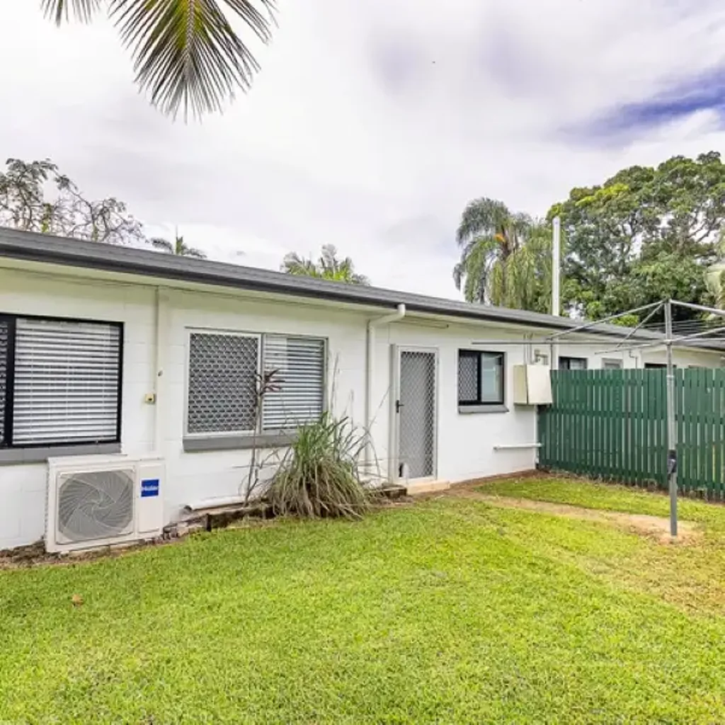 Mundingburra 6 Bedroom Rare Investor Opportunity: Set and Forget Duplex