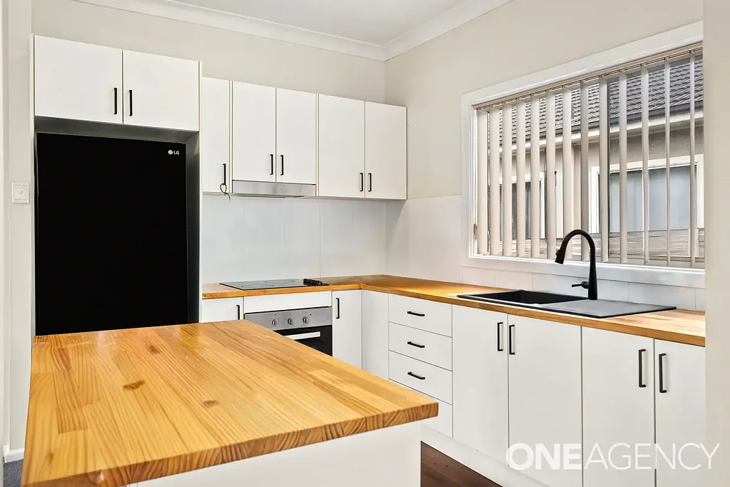 1 Carinmoney Avenue, Warilla, NSW 2528