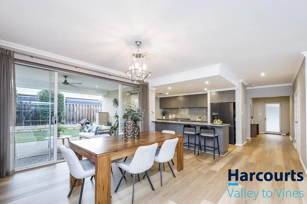 Ellenbrook 4chambre Huge Side Access, Space And a Bushland Outlook