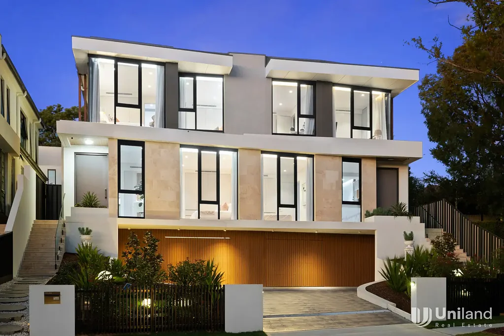 Eastwood 4chambre Brand New Luxury Double Brick Residence with Smart Living & Prime Eastwood Convenience