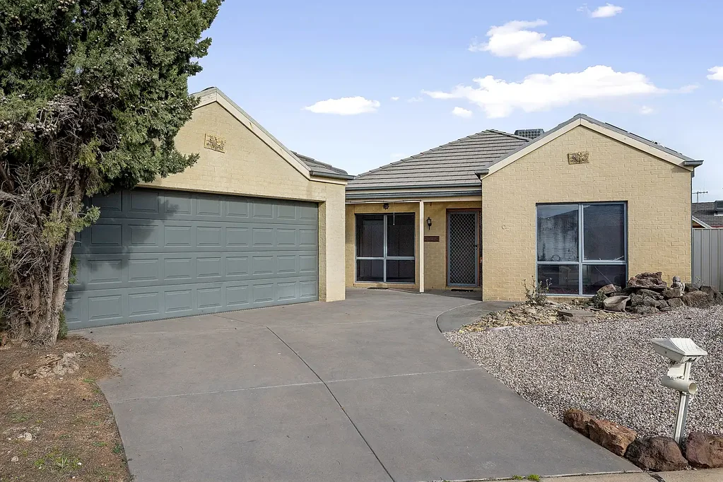 Comfortable Family Home  in Rich River Lakes Estate.