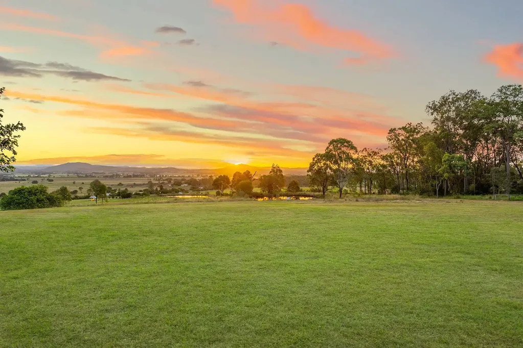 Veresdale 6ห้องนอน "HIGH VIEW" the ULTIMATE Dual-Living Acreage with Breathtaking Views, Pool & Endless Potential!