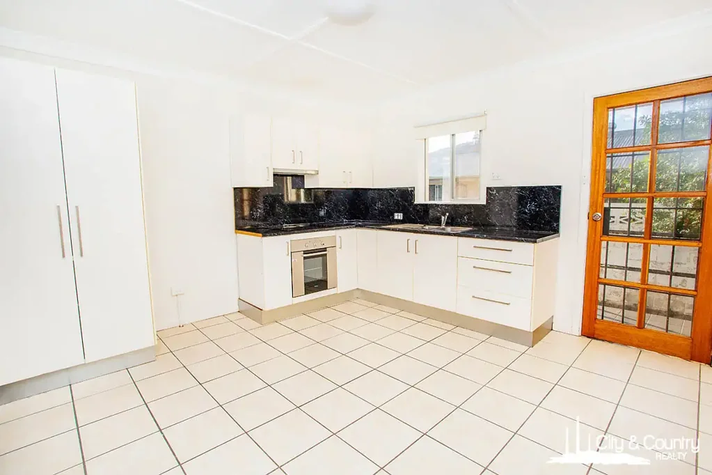 Mount Isa 3房  Solid Living, Sparkling Location!