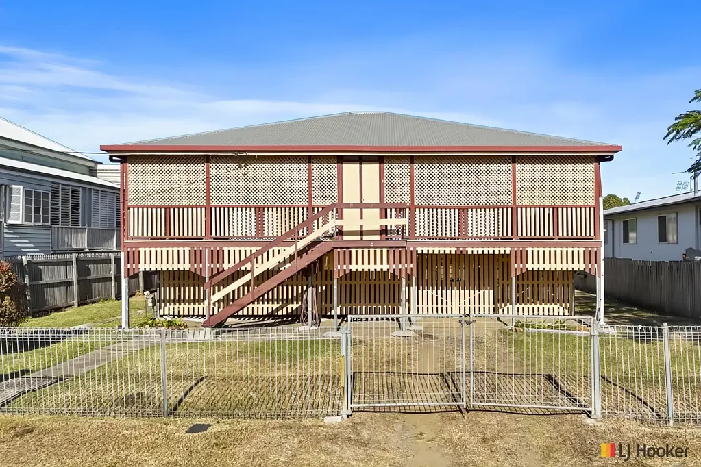 Rockhampton City 3房  Character, Space & Dual Street Access