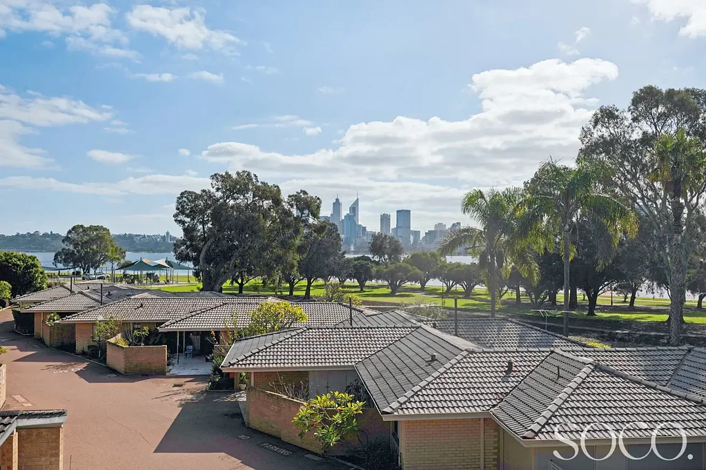 South Perth 2침실 Riverside Living at Its Finest: Convenience, Low Maintenance and Comfort