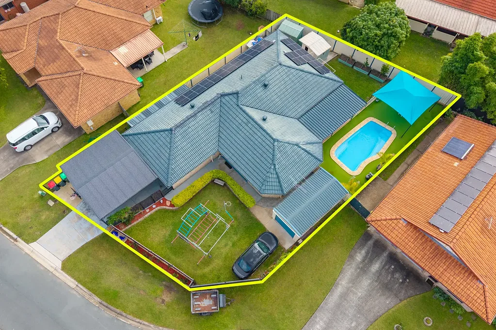 Morayfield 4Moenga The Perfect Family Entertainer - Pool, Shed, and Space to Spare!