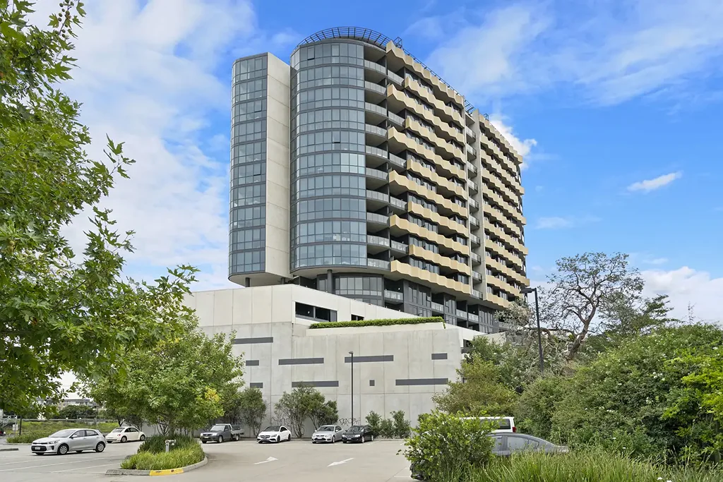 Stunning 2 Bedroom Apartment Close to Everything